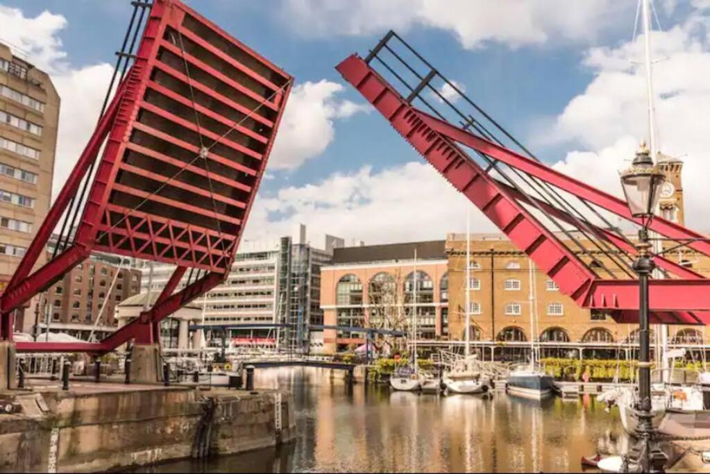 Historic Dutch Barge, Idyllic Location Hotel Londres Exterior foto